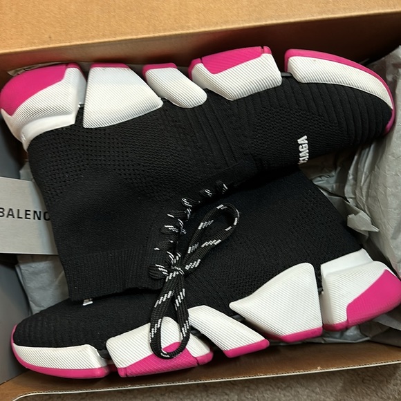 Only worn 2 times in excellent condition there just 1 size to small - Picture 5 of 7